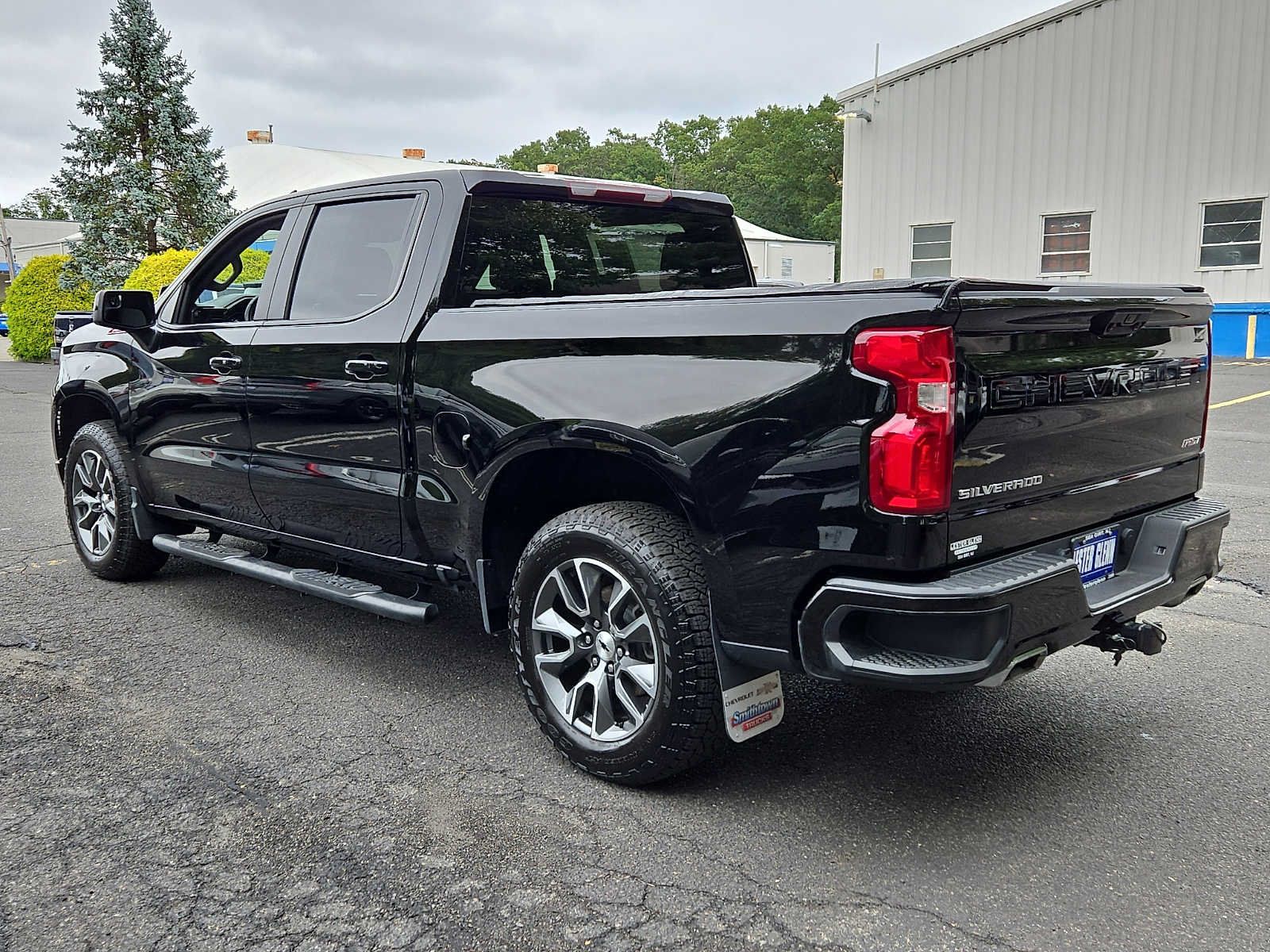 Used 2024 Chevrolet Silverado 1500 RST w/ Z71 Off-Road Package AWD/4WD image 4