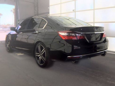 Used 2017 Honda Accord Sport image 6