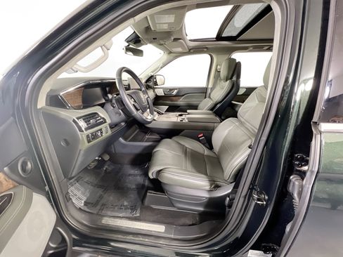 Used 2023 Lincoln Navigator Black Label image 21