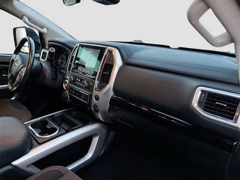 Used 2024 Nissan Titan SV w/ SV Convenience Package image 28