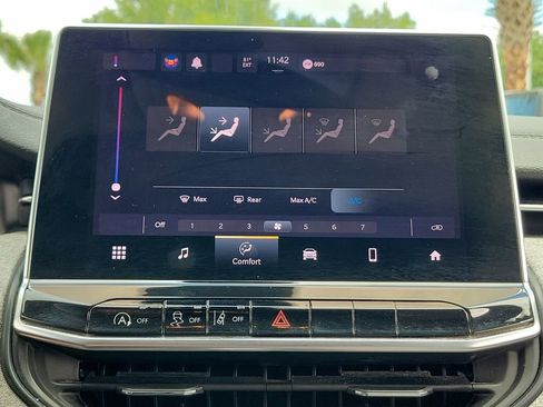 Used 2022 Jeep Compass Latitude FWD image 28