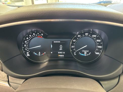 Used 2019 Lincoln MKC Reserve AWD/4WD image 17