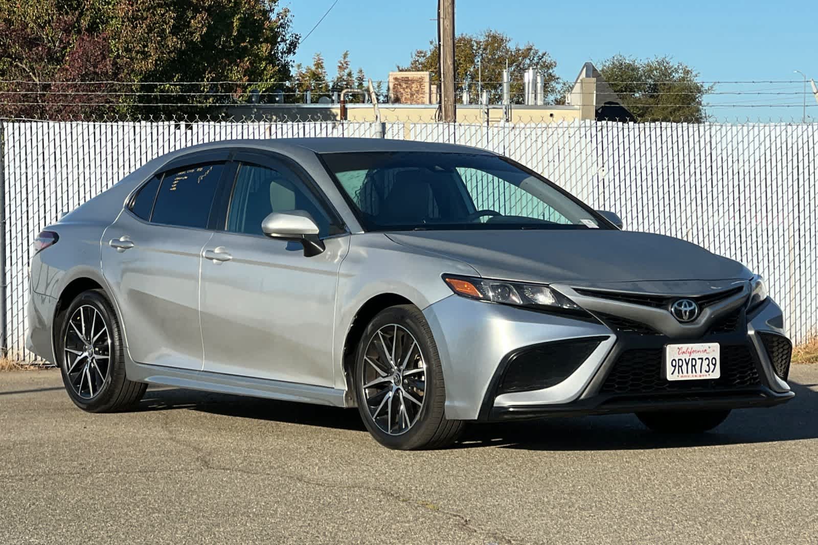 Used 2021 Toyota Camry SE FWD image 7