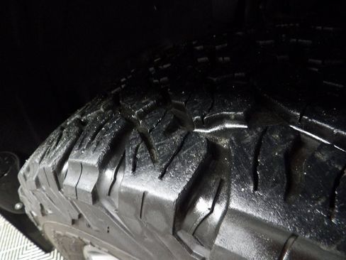 Used 2022 Ford F150 Lariat image 8