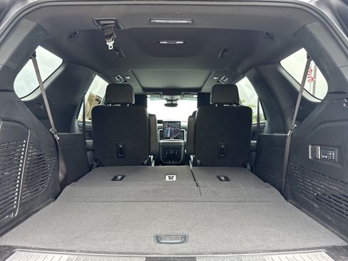 Used 2025 GMC Yukon AT4 Ultimate AWD/4WD image 39