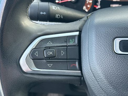 Used 2024 Jeep Compass Latitude image 35