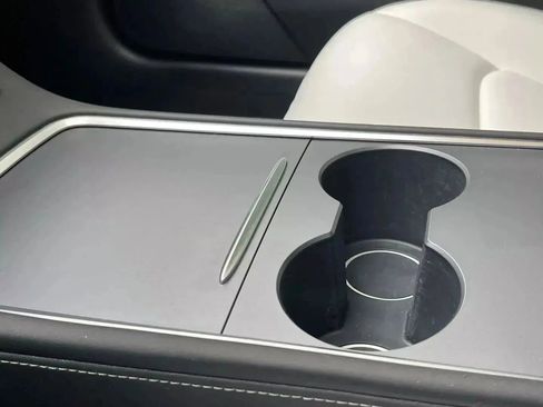 Used 2023 Tesla Model 3 Standard Range image 24