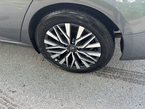 Used 2025 Nissan Altima 2.5 SV FWD image 30