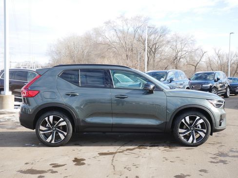 New 2026 Volvo XC40 B5 Ultra w/ Climate Package image 2