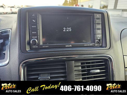 Used 2018 Dodge Grand Caravan SE w/ UConnect Hands-Free Group image 26