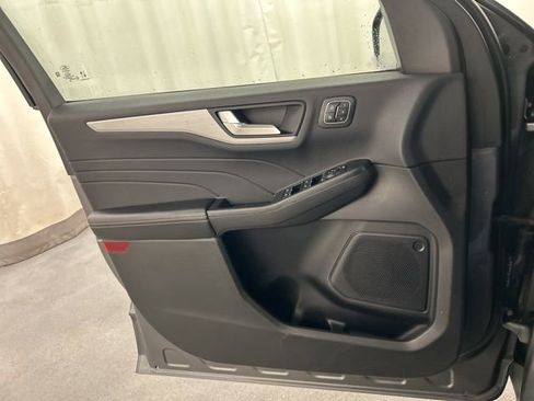 Used 2025 Ford Escape Platinum image 22