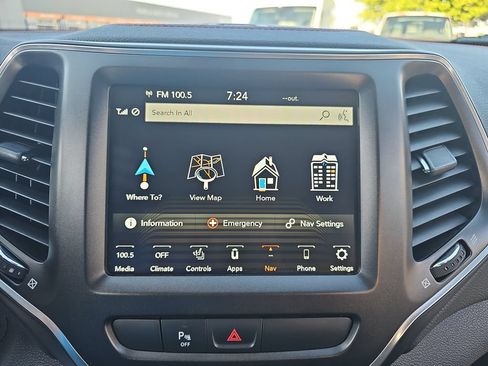 Used 2019 Jeep Cherokee Trailhawk w/ Comfort/Convenience Group AWD/4WD image 20