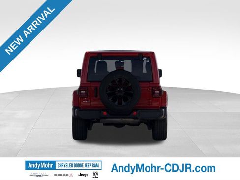 Used 2021 Jeep Wrangler Unlimited Sahara w/ Cold Weather Group AWD/4WD image 7