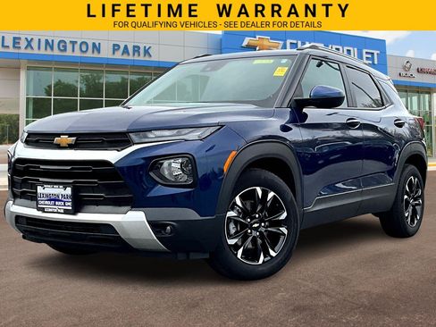 Used 2023 Chevrolet TrailBlazer LT FWD image 12