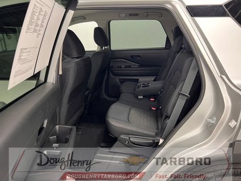 Used 2025 Nissan Pathfinder SV FWD image 34