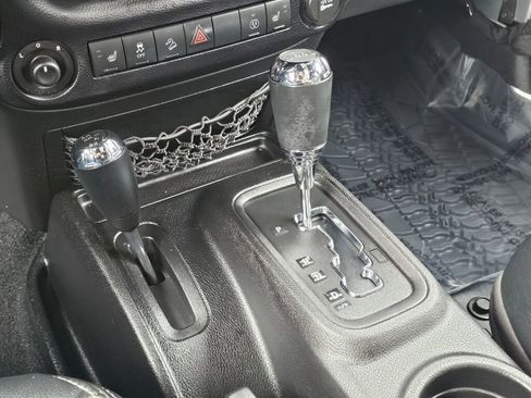 Used 2013 Jeep Wrangler Unlimited Sport AWD/4WD image 22