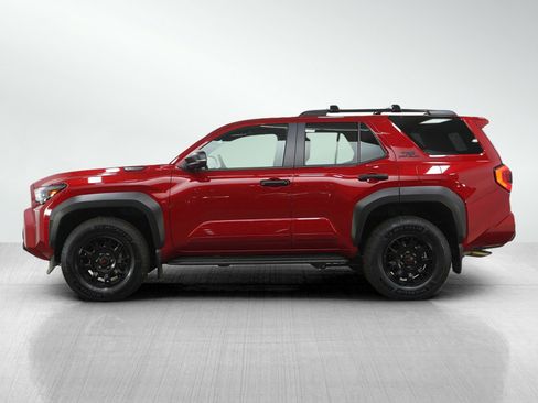 Used 2025 Toyota 4Runner TRD Off-Road Premium AWD/4WD image 2