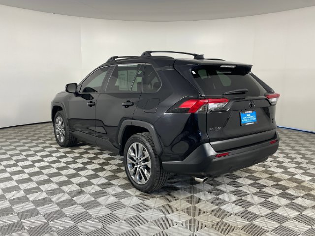 Used 2022 Toyota RAV4 XLE Premium AWD/4WD image 23