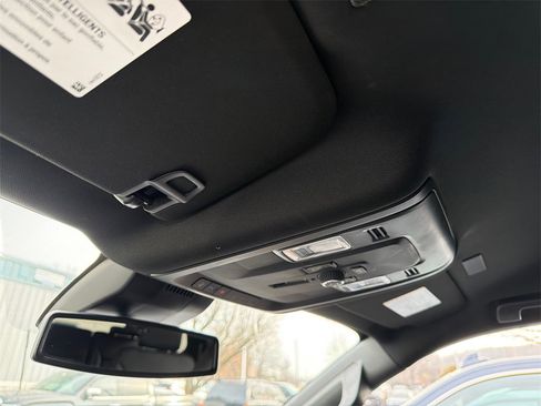 Used 2025 GMC Yukon Denali w/ Denali Reserve Package image 38