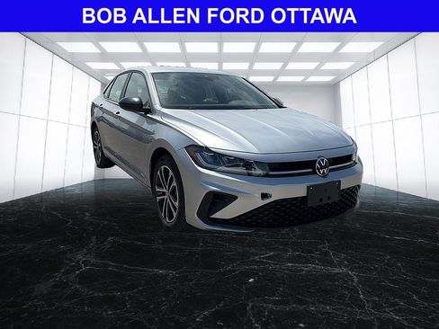 Used 2025 Volkswagen Jetta Sport FWD image 8