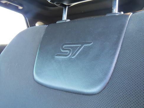 Used 2020 Ford Edge ST w/ Equipment Group 401A AWD/4WD image 16