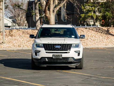 Used 2018 Ford Explorer Sport image 2