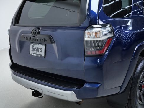 Used 2022 Toyota 4Runner TRD Off-Road Premium AWD/4WD image 5