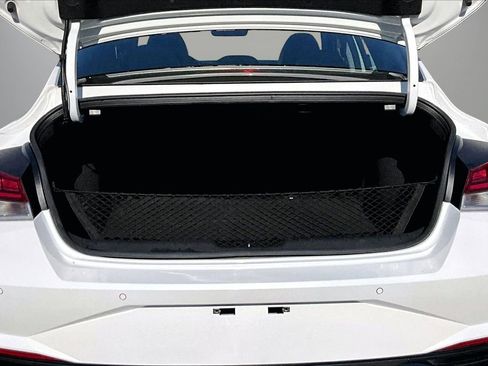 Used 2023 Hyundai Elantra Limited image 25