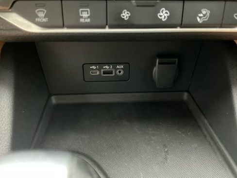 Used 2023 Nissan Sentra SV w/ SV Premium Package FWD image 19