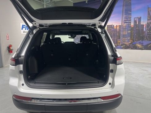 New 2025 Jeep Grand Cherokee Limited image 25