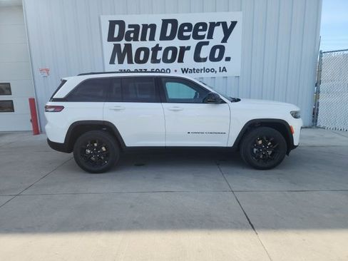 New 2026 Jeep Grand Cherokee 4WD image 11