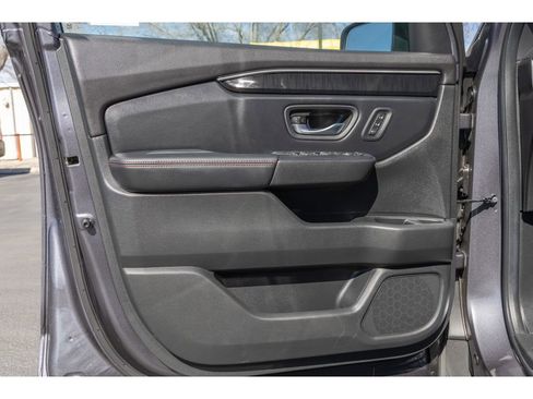 Used 2025 Honda Pilot Black Edition image 20