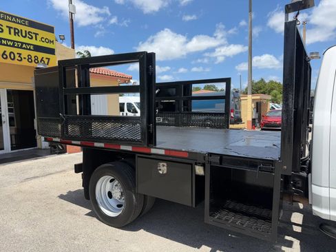 Used 2020 Ford F450 XL w/ Power Equipment Group RWD image 4