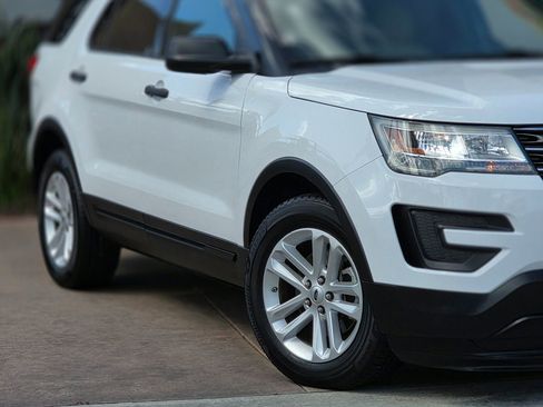 Used 2016 Ford Explorer FWD image 4