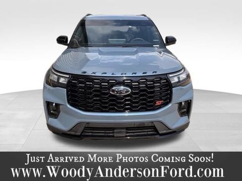 Used 2025 Ford Explorer ST w/ Sun And Sound Package AWD/4WD image 3