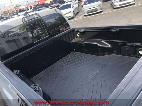 Used 2019 Toyota Tacoma TRD Off-Road image 26