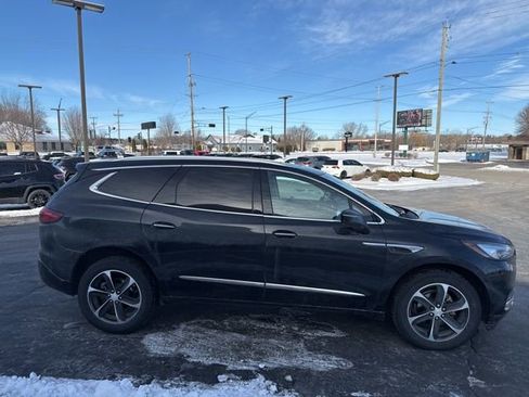 Used 2021 Buick Enclave Essence w/ Sport Touring Edition image 2