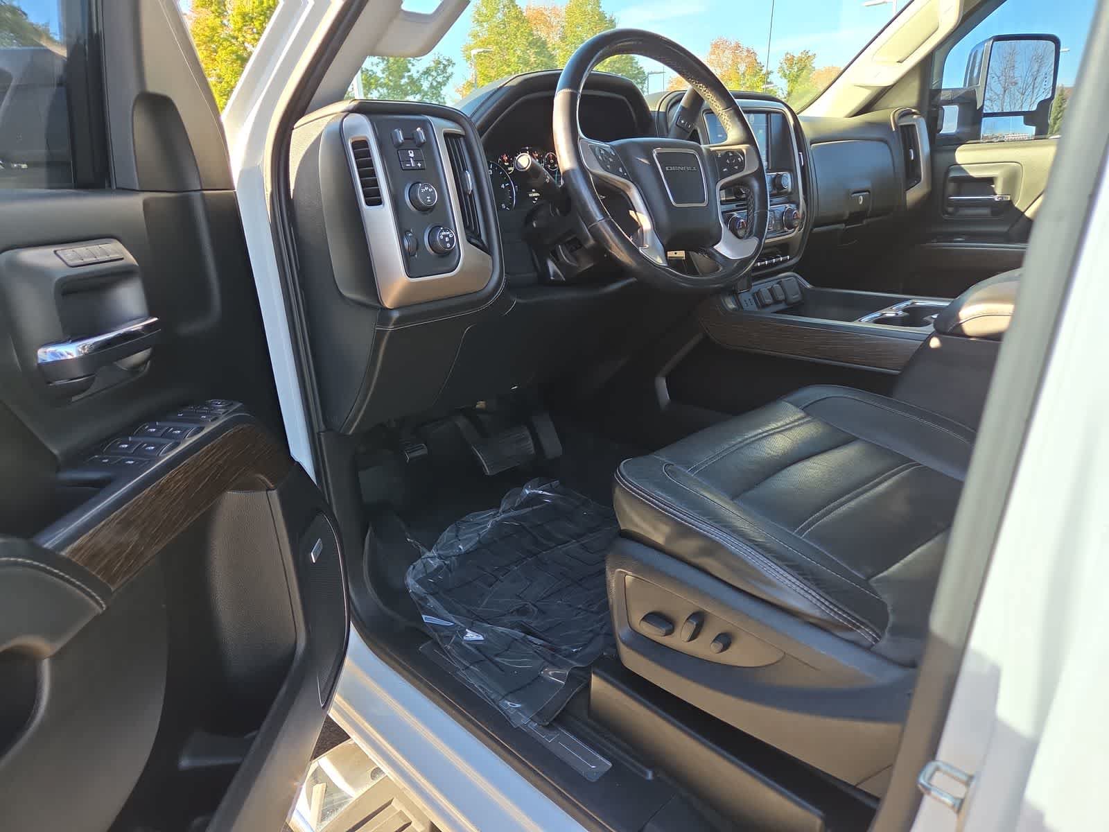 Used 2017 GMC Sierra 2500 Denali AWD/4WD image 10