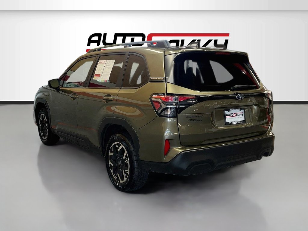 Used 2025 Subaru Forester Premium AWD/4WD image 5