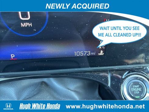 Used 2025 Chevrolet Trax RS w/ Sunroof Package image 2