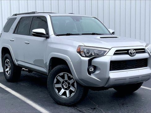 Used 2023 Toyota 4Runner TRD Off-Road Premium AWD/4WD image 2