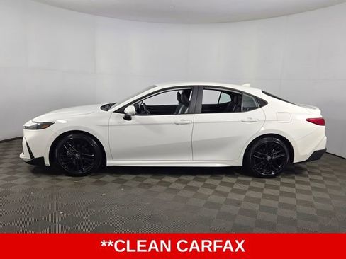 Used 2025 Toyota Camry SE image 5