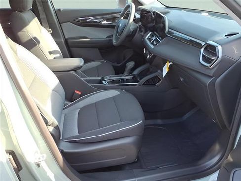 New 2026 Chevrolet TrailBlazer LT w/ Driver Confidence Package FWD image 19