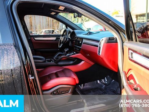 Used 2023 Porsche Cayenne S Platinum w/ Premium Package Plus image 19