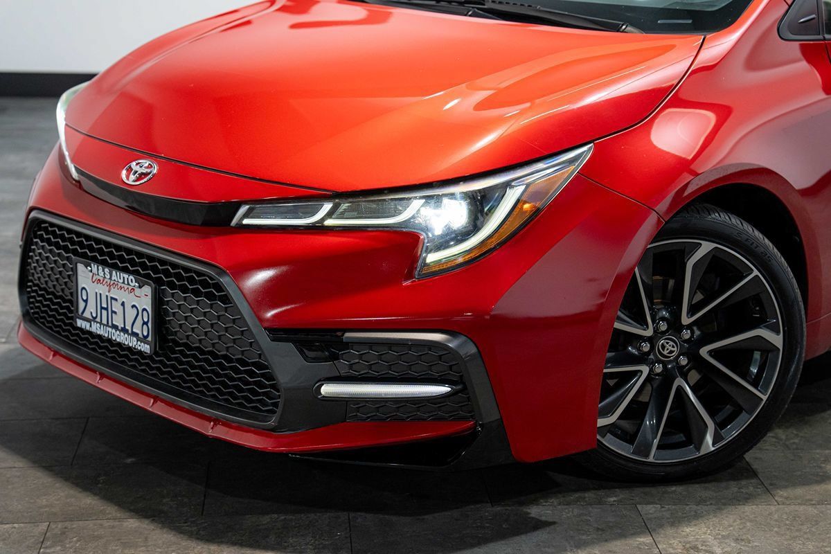 Used 2020 Toyota Corolla XSE FWD image 25