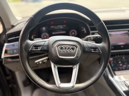 Used 2023 Audi Q7 3.0T Premium AWD/4WD image 11