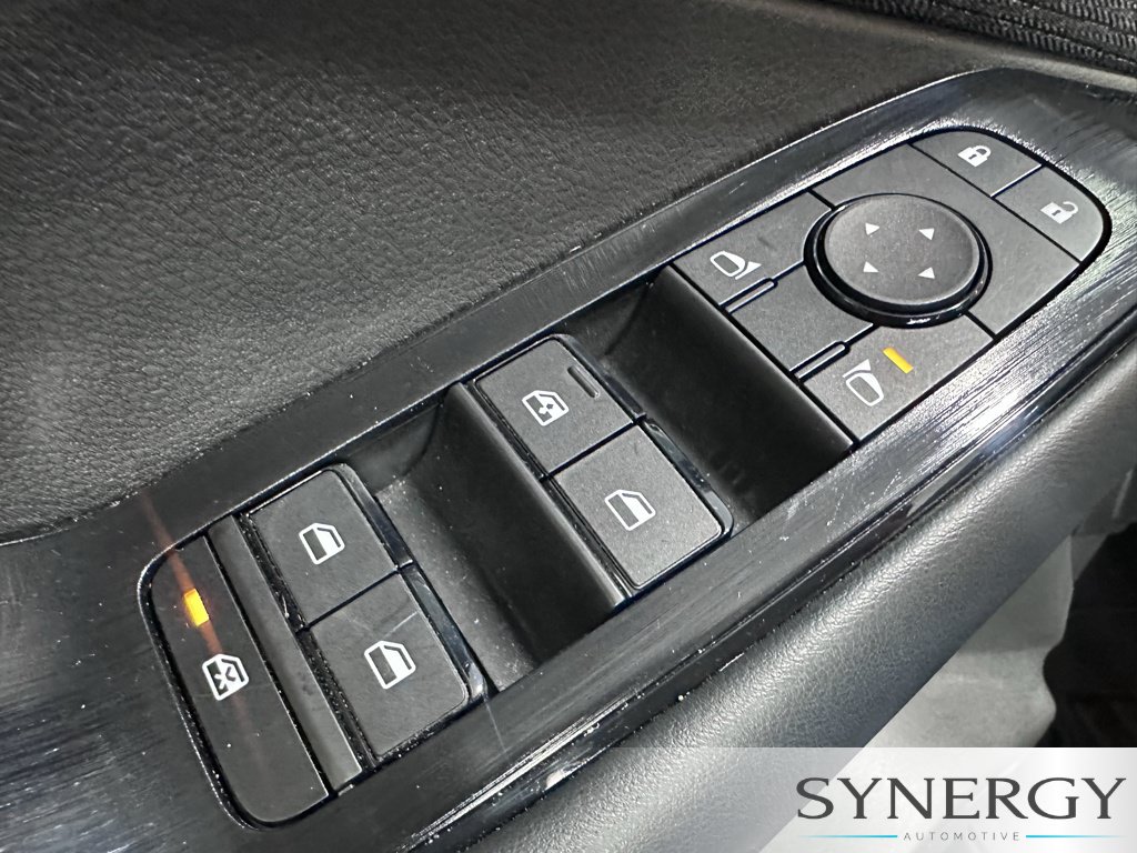 Used 2023 Nissan Rogue S FWD image 17