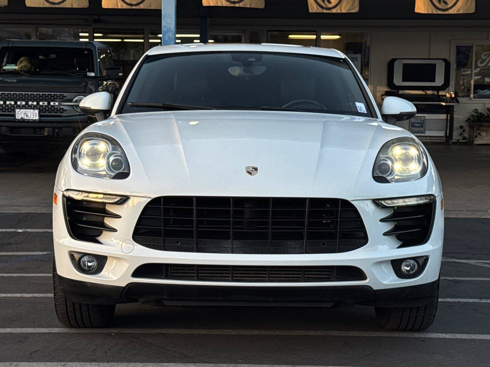 Used 2018 Porsche Macan AWD/4WD image 5