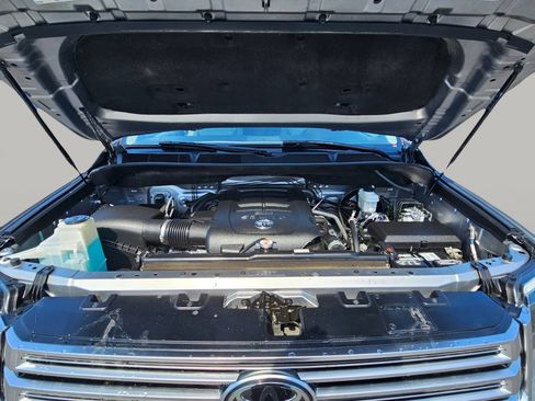 Used 2019 Toyota Tundra Limited w/ Limited Premium Package image 18