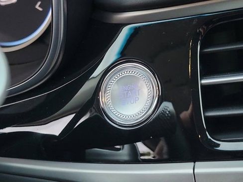 Used 2026 Genesis G70 2.5T image 33